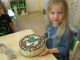 Dianka oslavila ve školce 6 let. Děkujeme za dort a moc jí gratulujeme.
