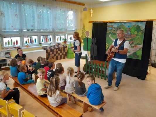 Divadélko Kůzle - "Na zahrádce je tak sladce."